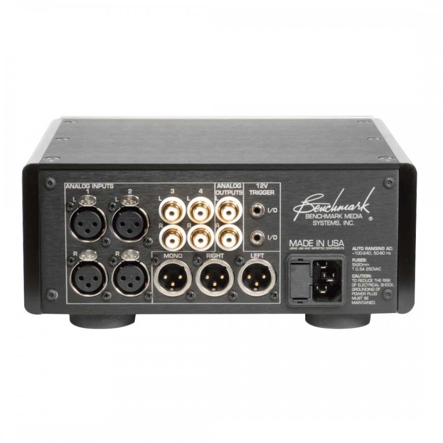 Benchmark LA4 Black Benchmark LA4 Black